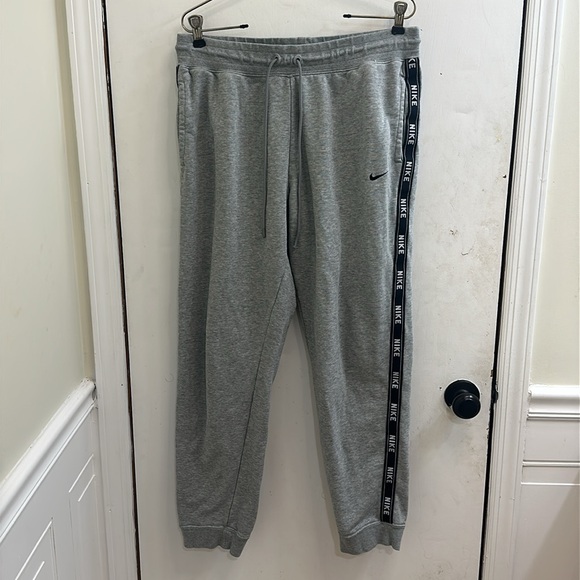 Light Gray Womens Nike Sweatpants Large Size - Picture 2 of 7